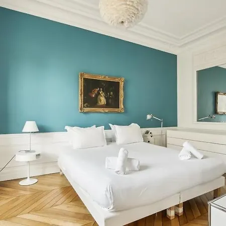 Appartamento Elegant Hausmannien Proche Champs Elysees Parigi