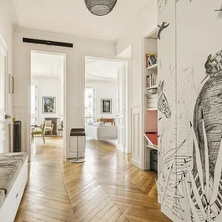 Elegant Hausmannien Proche Champs Elysees Appartamento *