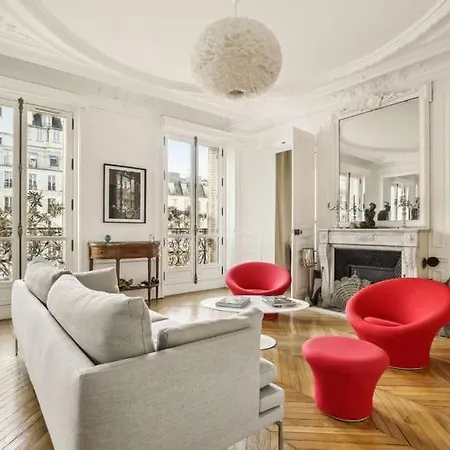 Elegant Hausmannien Proche Champs Elysees