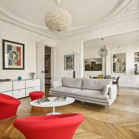 Elegant Hausmannien Proche Champs Elysees Parigi